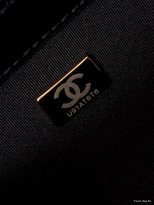 First Bag Ru TOTE CHANEL SMALL 0716